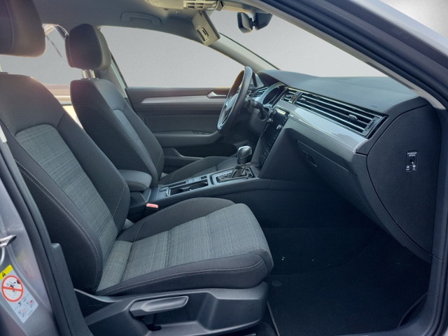 Passat Variant 2.0 TDI DSG RFK+NAVI+ACC+LED+SIHZ