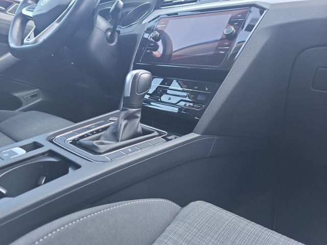 Passat Variant 2.0 TDI DSG RFK+NAVI+ACC+LED+SIHZ