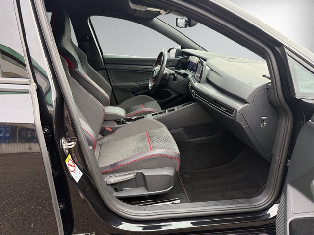 Golf VIII 2.0 TSI GTI Clubsport LED+NAVI+RFK+ACC