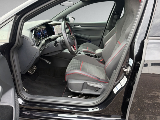 Golf VIII 2.0 TSI GTI Clubsport LED+NAVI+RFK+ACC