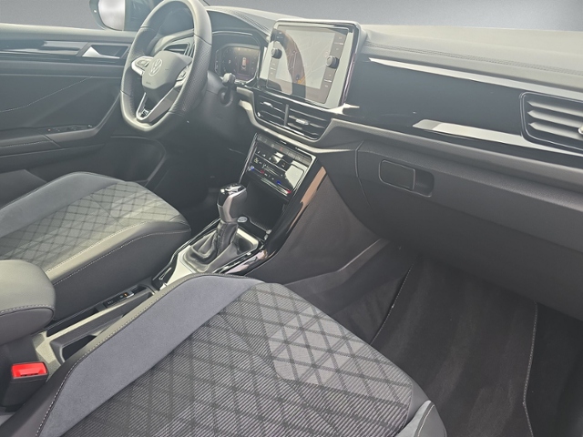 T-Roc 1.5 TSI DSG R-LINE PANO+IQ.LIGHT+RFK+NAVI+