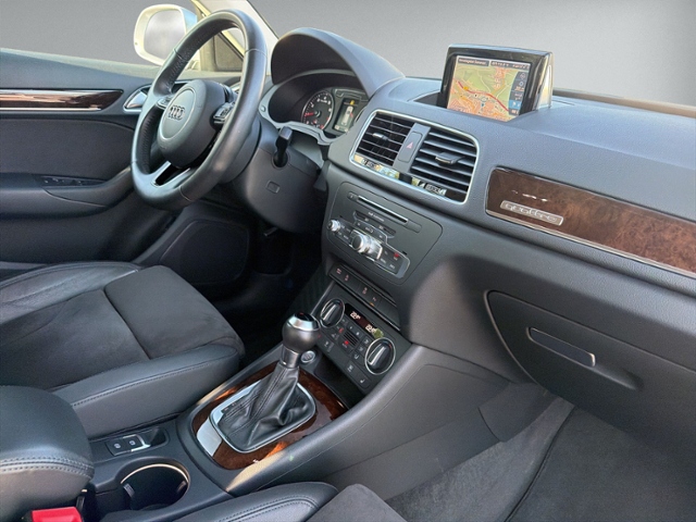 Q3 2.0 TFSI quattro sport XENON+GRA+NAVI.+eHECK+