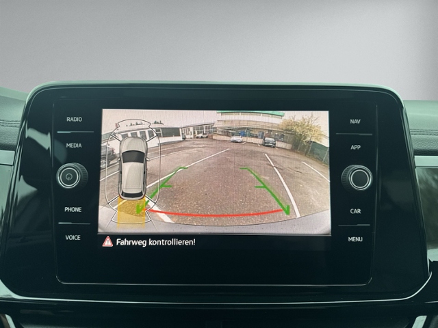 T-Roc 1.5 TSI DSG R-LINE PANO+IQ.LIGHT+RFK+NAVI+