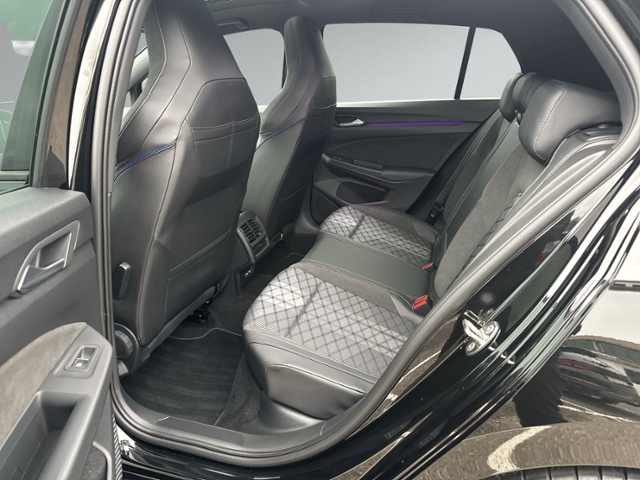 Golf VIII 1.5 eTSI DSG R-LINE PANO+NAVI+ACC+LED+