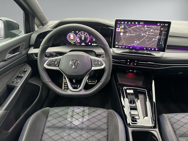 Golf VIII 1.5 eTSI DSG R-LINE PANO+NAVI+ACC+LED+