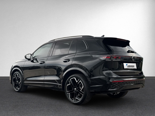 Tiguan 1.5 eTSI DSG R-LINE PANO+AHK+360+IQ.LIGHT
