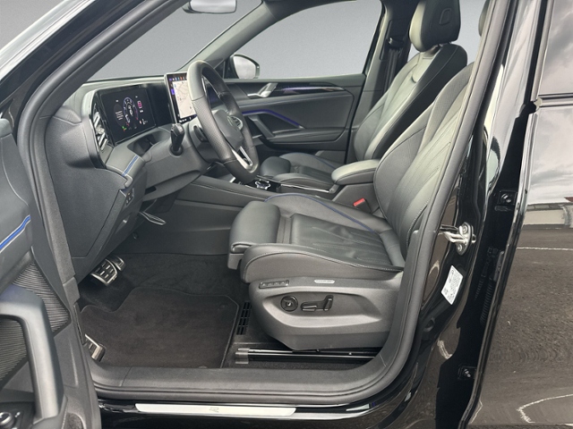 Tiguan 1.5 eTSI DSG R-LINE PANO+AHK+360+IQ.LIGHT
