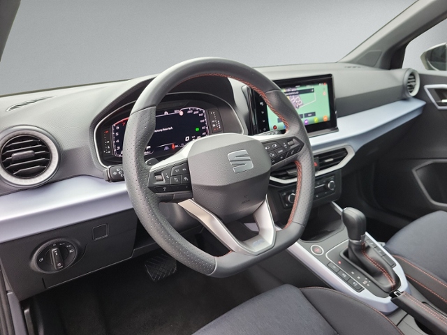 Arona 1.0 TSI DSG FR LED+NAVI+KAMERA+KESSY+SIHZ+