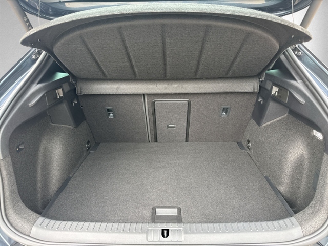 Formentor 1.5 eTSI DSG AHK+PANO+RFK+ACC+NAVI+LED