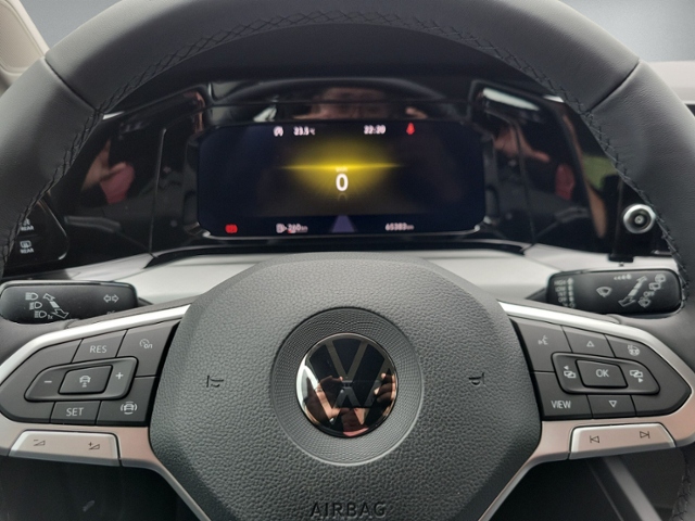 Golf VIII Variant 1.5 TSI LED+PDC+CLIMAAUTO.+SHZ
