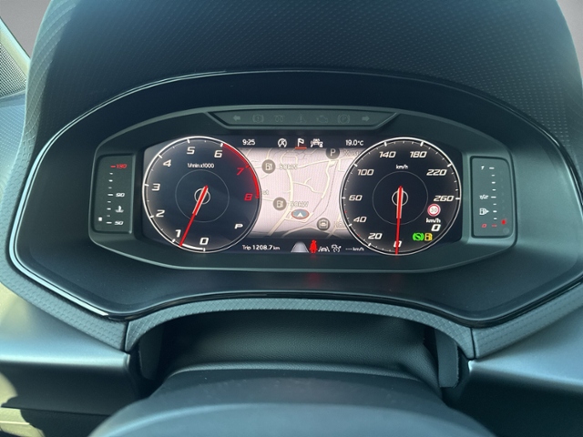 Arona 1.5 TSI FR DSG AHK+RFK+NAVI+ACC+LED+KEYLES