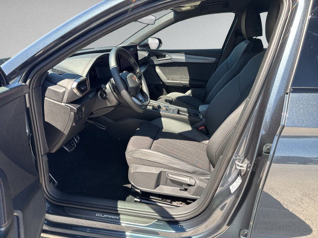 Leon 1.5 eTSI DSG KAMERA+NAVI+LED+ACC+KEYLESS+SH