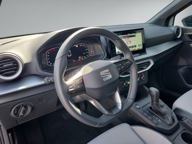 Arona 1.5 TSI FR DSG AHK+RFK+NAVI+ACC+LED+KEYLES