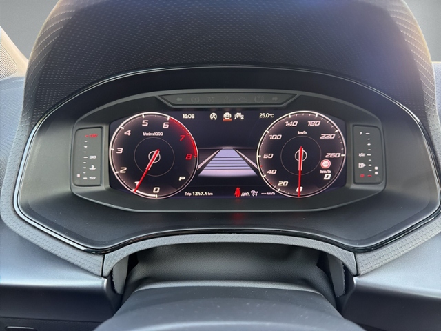 Arona 1.5 TSI FR DSG AHK+RFK+NAVI+ACC+LED+KEYLES