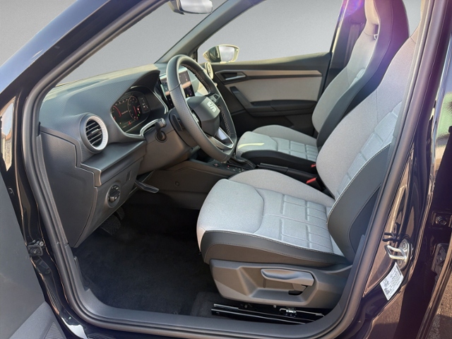Arona 1.5 TSI FR DSG AHK+RFK+NAVI+ACC+LED+KEYLES