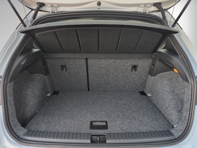 Arona 1.0 TSI DSG STYLE AHK+KAMERA+NAVI+ACC+LED+
