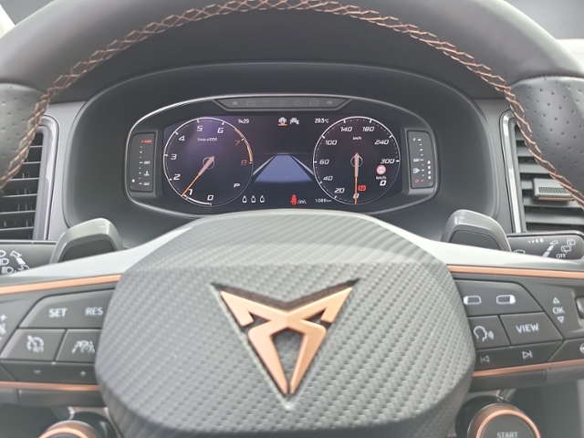 Ateca 2.0 TSI 4Drive PANORAMA+AHK+KAMERA+ACC+NAV