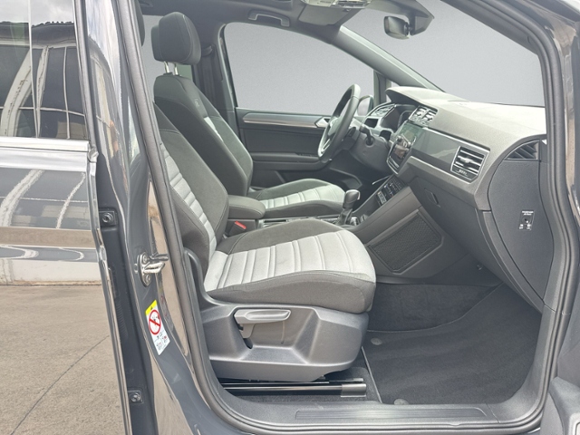Touran 1.5 TSI DSG R-LINE 7-SITZE+PANO+RFK+NAVI+