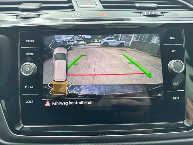 Touran 1.5 TSI DSG R-LINE 7-SITZE+PANO+RFK+NAVI+