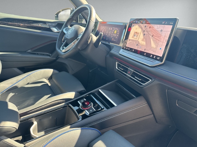 Tiguan 1.5 eTSI DSG R-LINE PANO+360°+LEDER+IQ.LI
