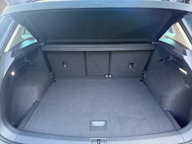 Tiguan 1.5 TSI MOVE NAVI+IQ.LIGHT+RFK+ACC+KEYLES