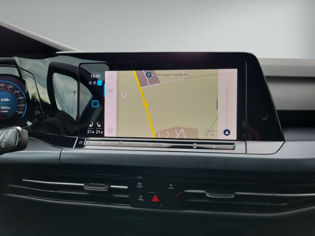 Golf VIII 1.5 eTSI DSG AHK+NAVI+ACC+LED+RFK+SIHZ