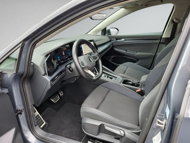 Golf VIII 1.5 eTSI DSG AHK+NAVI+ACC+LED+RFK+SIHZ