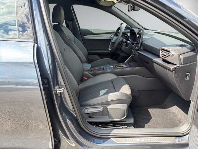 Formentor 1.5 eTSI DSG AHK+NAVI+RFK+ACC+KEYLESS+