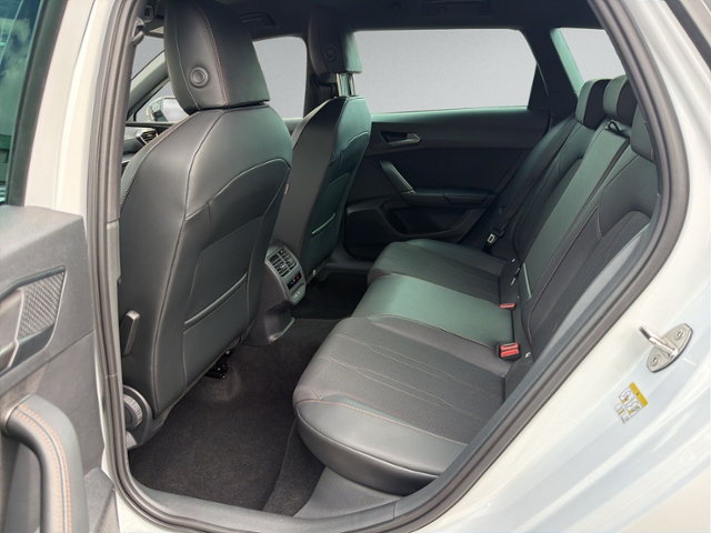 Leon ST 1.5 eTSI DSG AHK+NAVI+RFK+ACC+eHECK+LED+