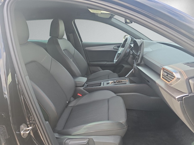Leon ST 2.0 TDI DSG AHK+NAVI+RFK+ACC+KEYLESS+LED