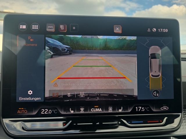 Leon ST 2.0 TDI DSG AHK+NAVI+RFK+ACC+KEYLESS+LED