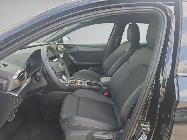 Leon ST 2.0 TDI DSG AHK+NAVI+RFK+ACC+KEYLESS+LED