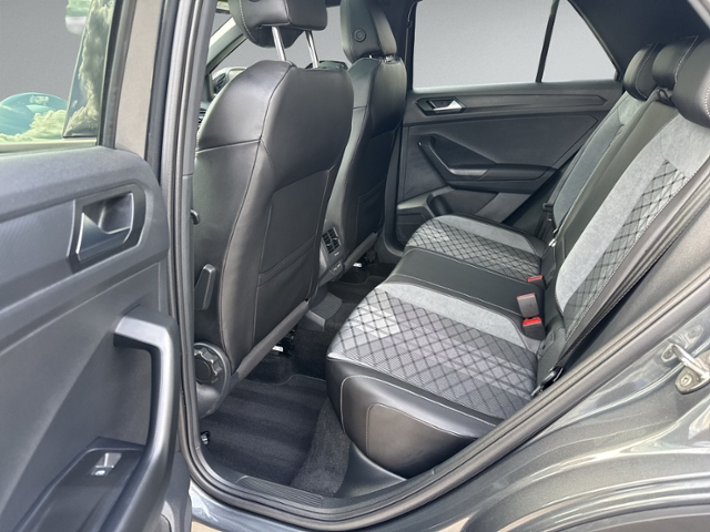 T-Roc 1.5 TSI DSG R-LINE PANO+IQ.LIGHT+RFK+NAVI+