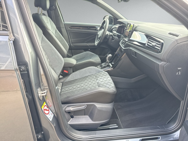 T-Roc 1.5 TSI DSG R-LINE PANO+IQ.LIGHT+RFK+NAVI+