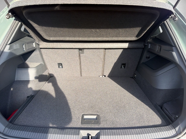 Tiguan 1.5 eTSI DSG R-LINE PANO+360°+LEDER+IQ.LI