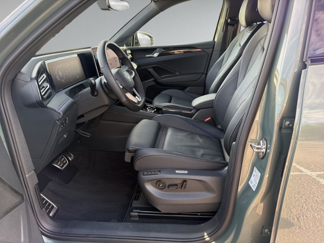 Tiguan 1.5 eTSI DSG R-LINE PANO+360°+LEDER+IQ.LI
