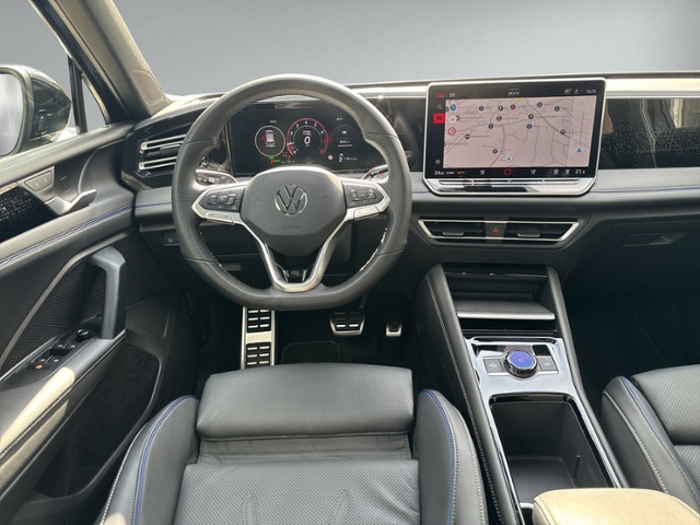 Tiguan 1.5 eTSI DSG R-LINE PANO+360°+LEDER+IQ.LI