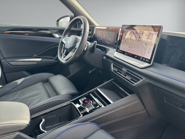 Tiguan 1.5 eTSI DSG R-LINE PANO+360°+LEDER+IQ.LI