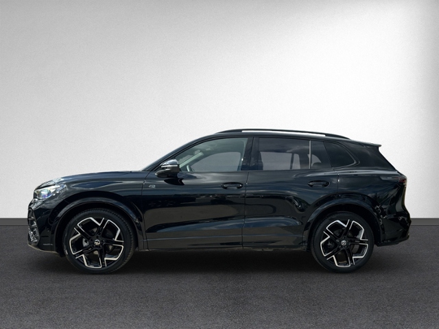 Tiguan 1.5 eTSI DSG R-LINE PANO+360°+LEDER+IQ.LI
