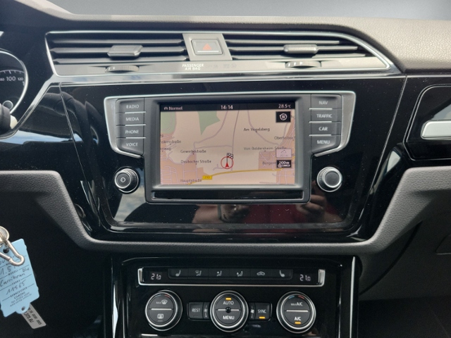 Touran 1.4 TSI HIGHLINE LED+NAVI+AHK+KAMERA+ACC