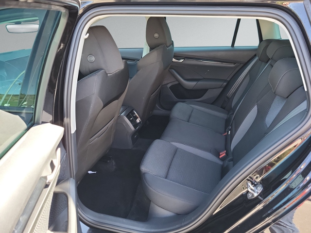 Octavia Combi 1.5 TSI DSG mHEV behz.WSS+AHK+RFK+