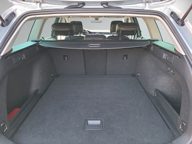 Passat Variant Elegance 4Motion 2.0 TDI AHK+IQ.L