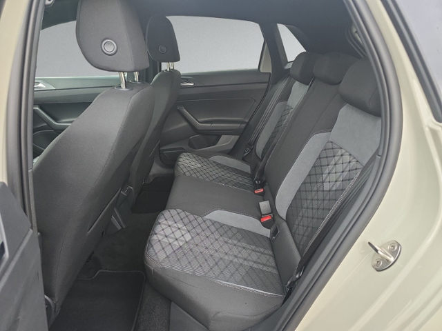 Polo 1.0 TSI DSG R-LINE PANO+IQ.LIGHT+RFK+ACC+SH