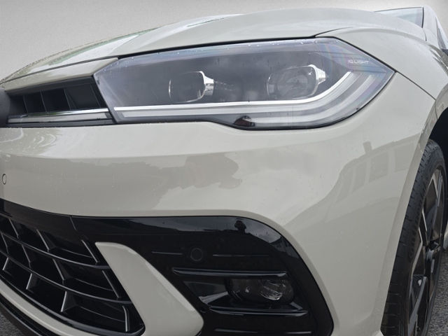 Polo 1.0 TSI DSG R-LINE PANO+IQ.LIGHT+RFK+ACC+SH