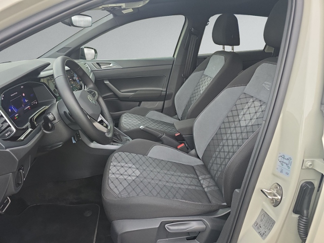 Polo 1.0 TSI DSG R-LINE PANO+IQ.LIGHT+RFK+ACC+SH