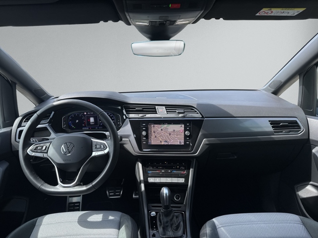 Touran 1.5 TSI DSG R-LINE 7-SITZE+PANO+RFK+NAVI+
