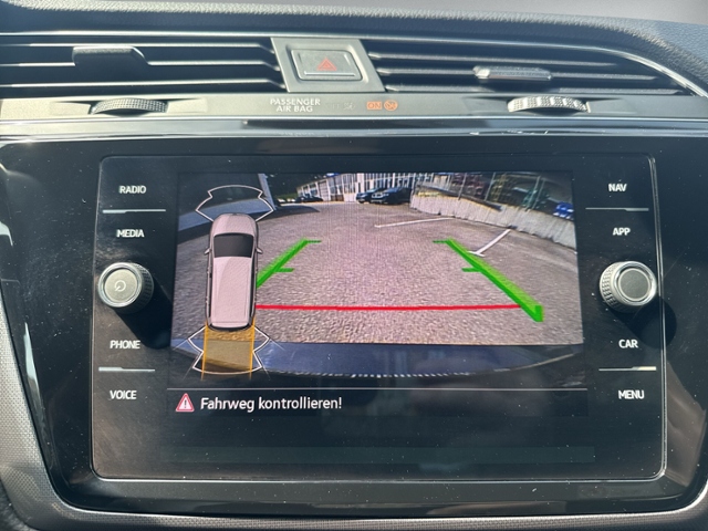 Touran 1.5 TSI DSG R-LINE 7-SITZE+PANO+RFK+NAVI+