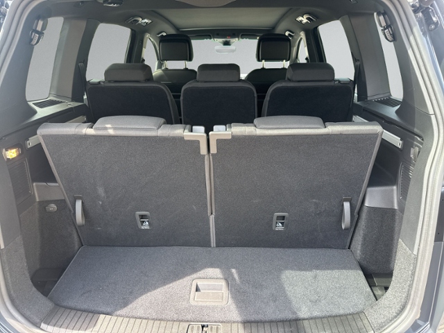 Touran 1.5 TSI DSG R-LINE 7-SITZE+PANO+RFK+NAVI+