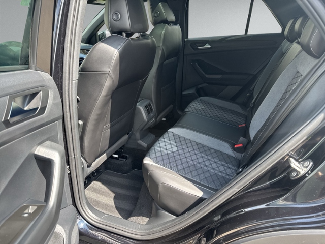 T-Roc 1.5 TSI DSG R-LINE PANO+IQ.LIGHT+RFK+NAVI+