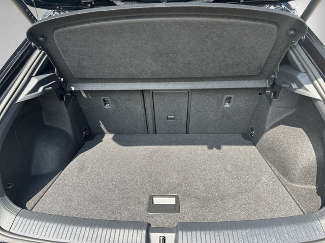 T-Roc 1.5 TSI DSG R-LINE PANO+IQ.LIGHT+RFK+NAVI+
